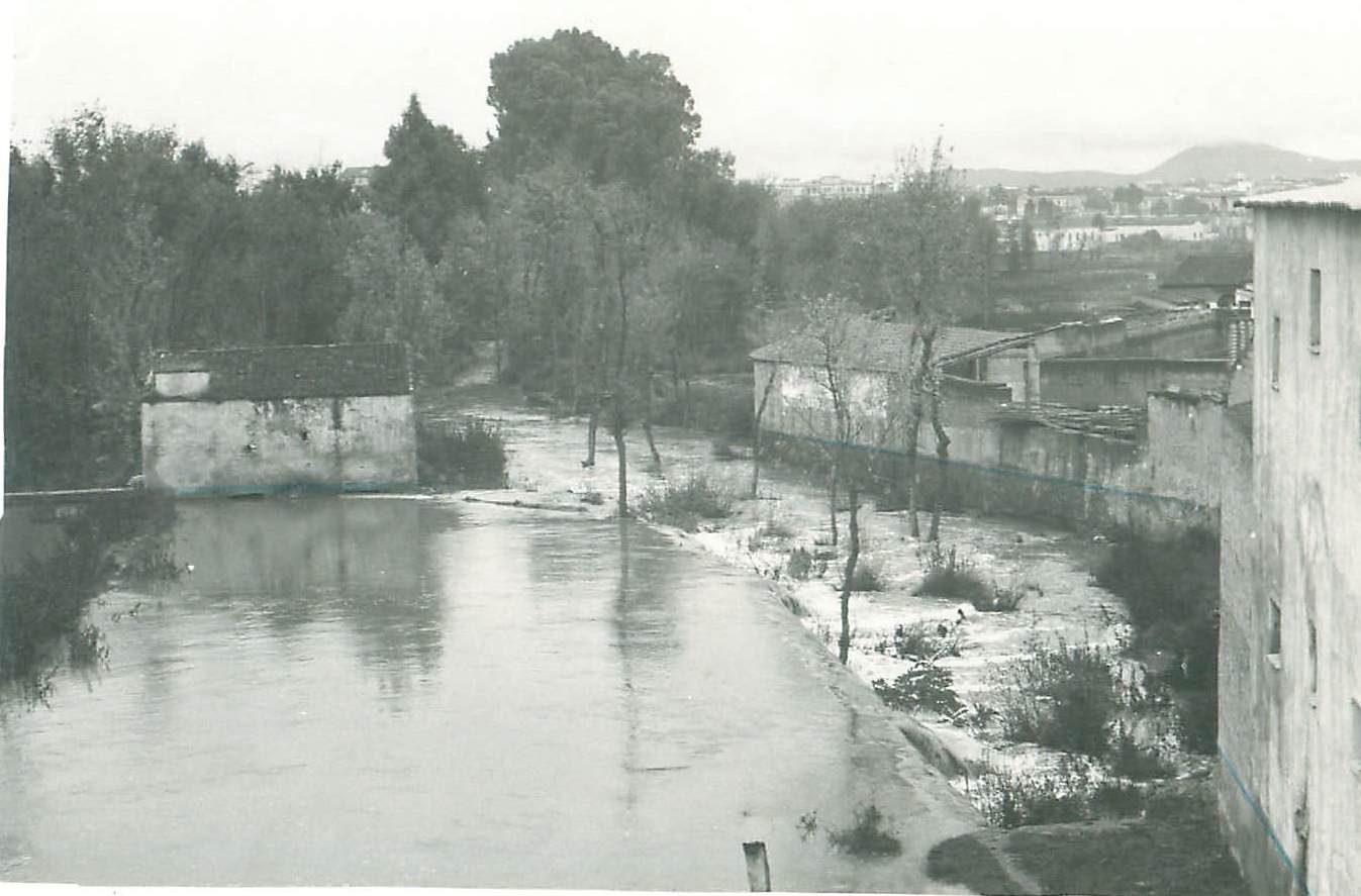 Río Albarregas a su paso por Mérida. Sin fechar