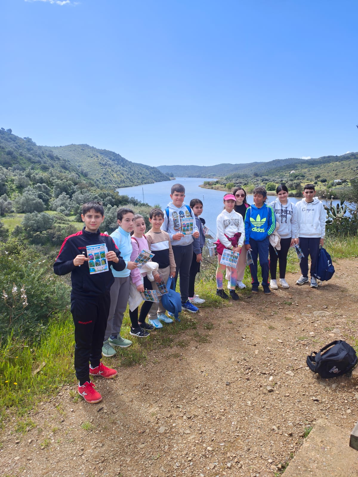 Estudiantes del CEIP Nuestra Señora de Gracia de Santa Marta de los Barros, hoy, en Los Canchales.