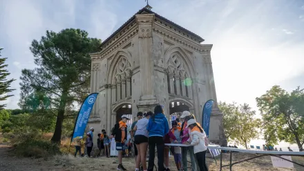 Escolares participantes en el Día Mundial de los Ríos, en la Ermita del Humilladero de Guadalupe