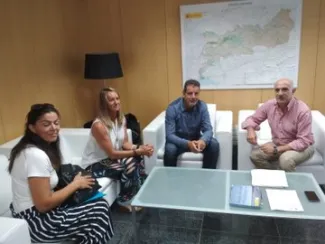 El Presidente de la CHG informa a pescadores y piragüistas  acerca del Plan de Choque contra el Camalote.