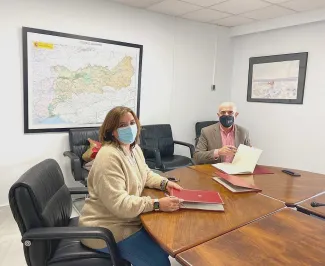 La CHG encomienda a las Comunidades de Regantes de Lobón y de Badajoz (canal de Lobón) la gestión de la explotación y el mantenimiento de las...