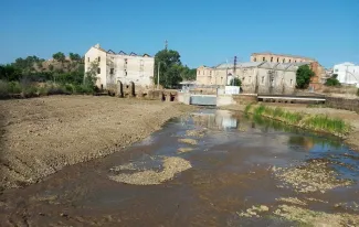 Se inicia la construcción de una rampa de flujo ascendente en el azud de la Pesquera en la margen izquierda del río Guadiana