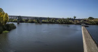 Imagen de archivo del azud hinchable de Mérida.