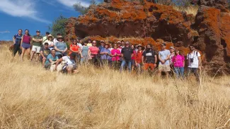 Participantes en la ruta por el volcán de Peñarroya por el Día Mundial de la Geodiversidad.