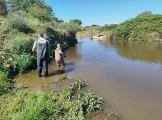 Trabajos en el embalse de Alcollarín